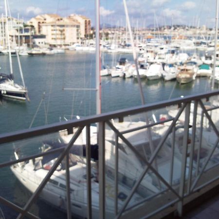 Port Frejus Cap Hermes Vue Mer Et Port Pieds Dans L'Eau Piscine Pkg المظهر الخارجي الصورة