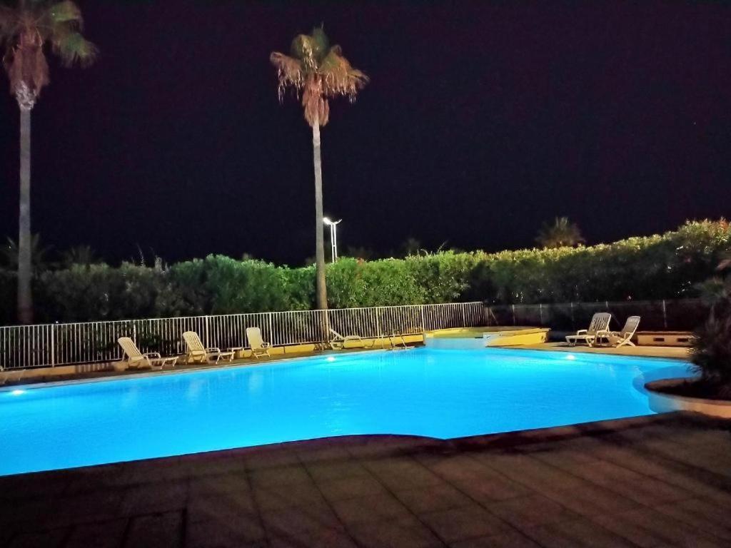 Port Frejus Cap Hermes Vue Mer Et Port Pieds Dans L'Eau Piscine Pkg المظهر الخارجي الصورة