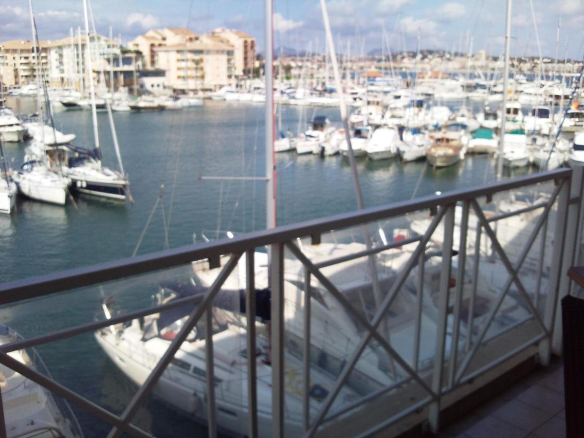 Port Frejus Cap Hermes Vue Mer Et Port Pieds Dans L'Eau Piscine Pkg المظهر الخارجي الصورة